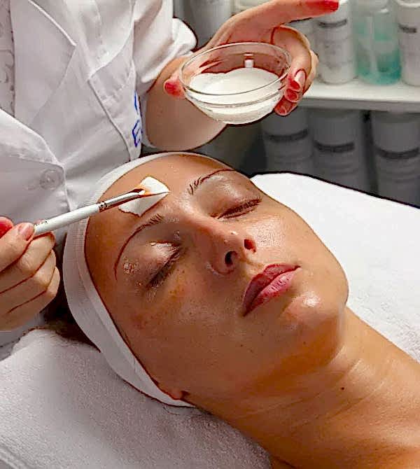 Контурная пластика лба в Алматы | Клиника Restetica